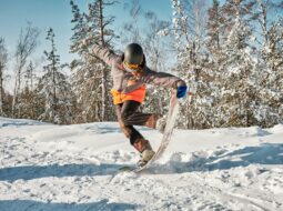 AJ Abdelnour:Snowboarding Tricks