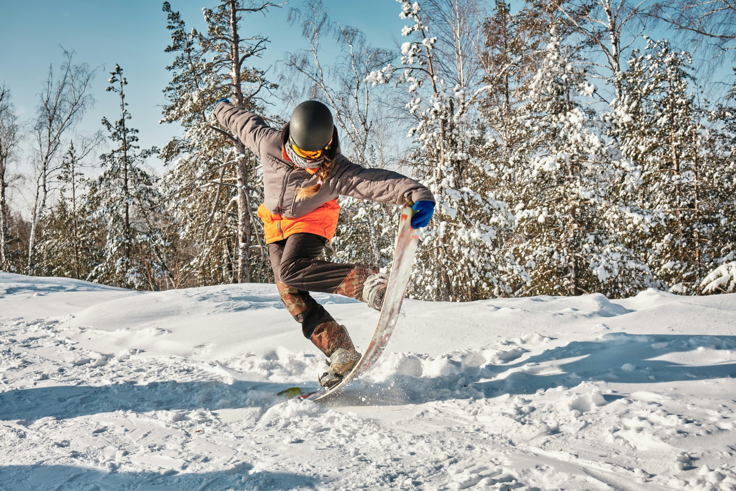 AJ Abdelnour:Snowboarding Tricks